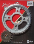 KIT CORONA + PIÑÓN HONDA TITAN 150 Z43-16 – VINI OEM PARTS